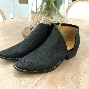 EUC Ankle Boots!